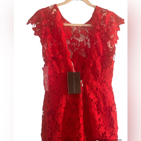 Paper Dolls London Lace Dress with Scallop Back Red Size 8 US, UK 12 , EU 40 - Picture 8 of 9